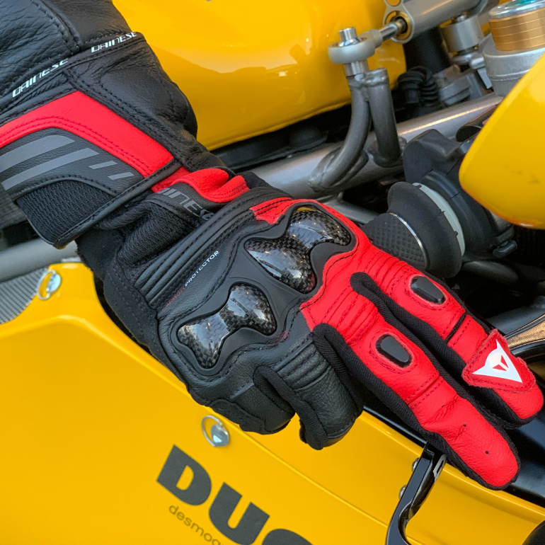 スポーツライディング愛好家必見『REACTO CARBON LONG GLOVES』 のご紹介